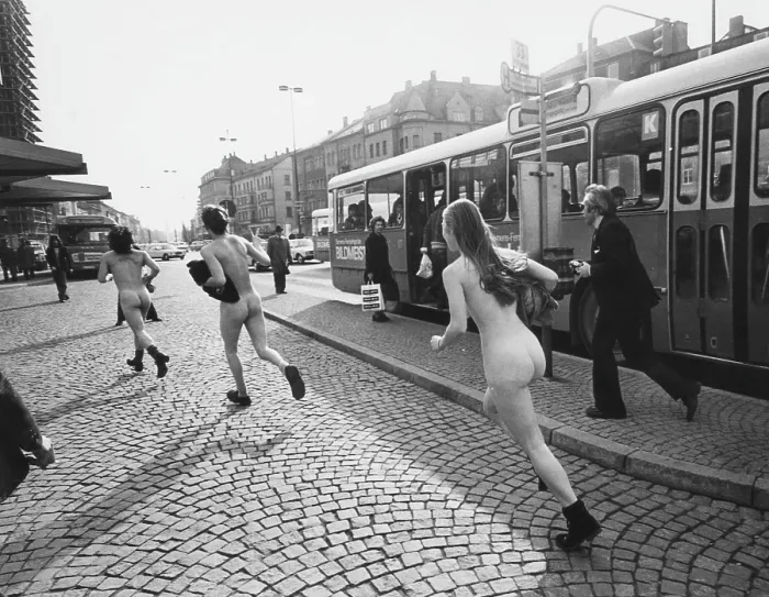 Framed Print : Streakers in Munich, Germany, 1974.. Courtesy: CSU Archives  /  Everett Collection