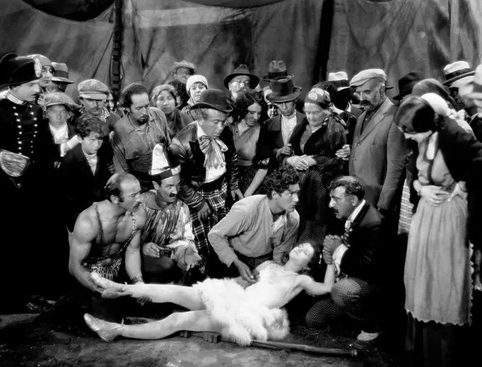 Framed Print : STREET ANGEL, Janet Gaynor (on ground), Charles Farrell (kneeling center), Henry Armetta (kneeling right), 1928