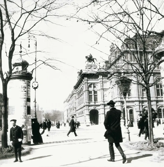 Framed Print : Street in Vienna (1920). AISA / Everett Collection**US SALES ONLY**