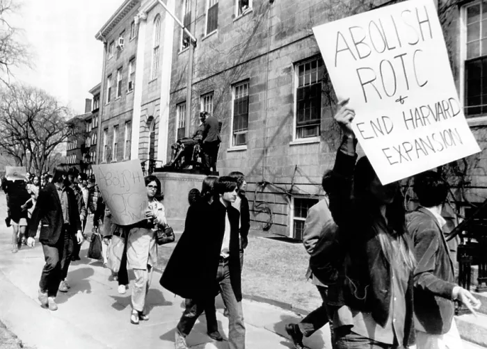 Framed Print : Students protesting the R.O.T.C. program at Harvard University in Cambridge, Massachusetts, April 9, 1969.. Courtesy: CSU Archives  /  Everett Collection
