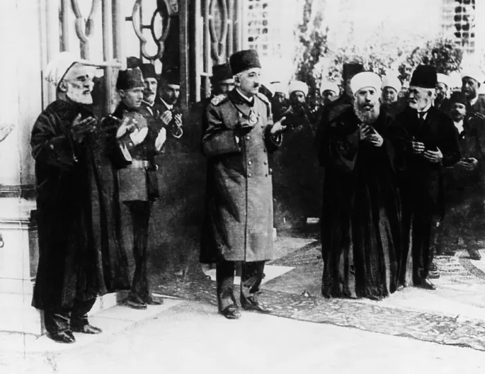 Framed Print : Sultan Mehmed VI thanks Allah for the recent Turkish victories in Asia minor. Oct. 9, 1922. In Sept