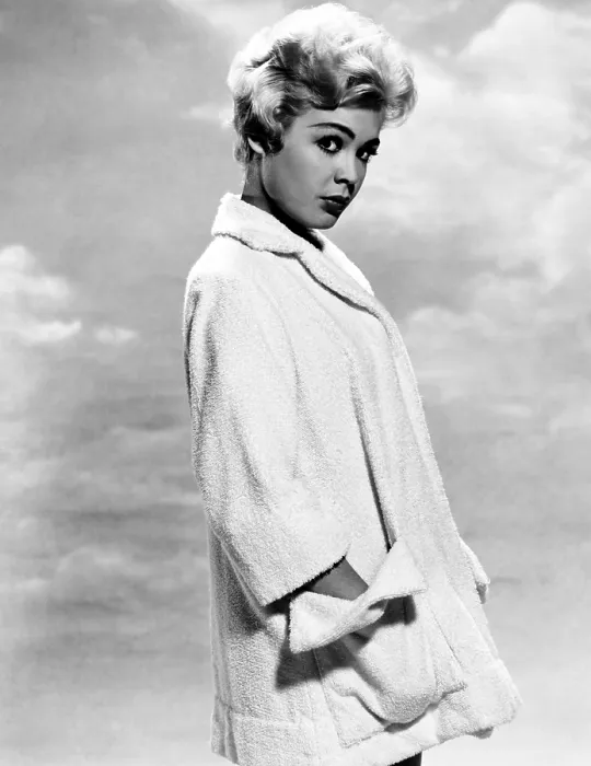 Framed Print : A SUMMER PLACE, Sandra Dee, 1959