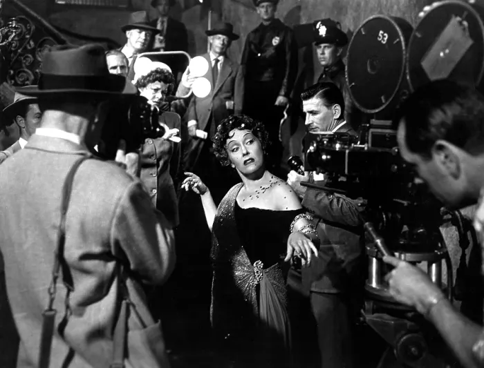 Framed Print : SUNSET BOULEVARD, Gloria Swanson, 1950 Framed Print : SUNSET BOULEVARD, Gloria Swanson, 1950