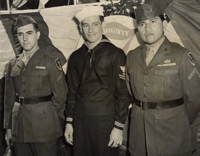 Framed Print : Survivors of Iwo Jima flag raising at unveiling of statue in New York, May 11, 1945. Joe Rosenthal's iconic photograph made them celebrities at the War Bond rallies