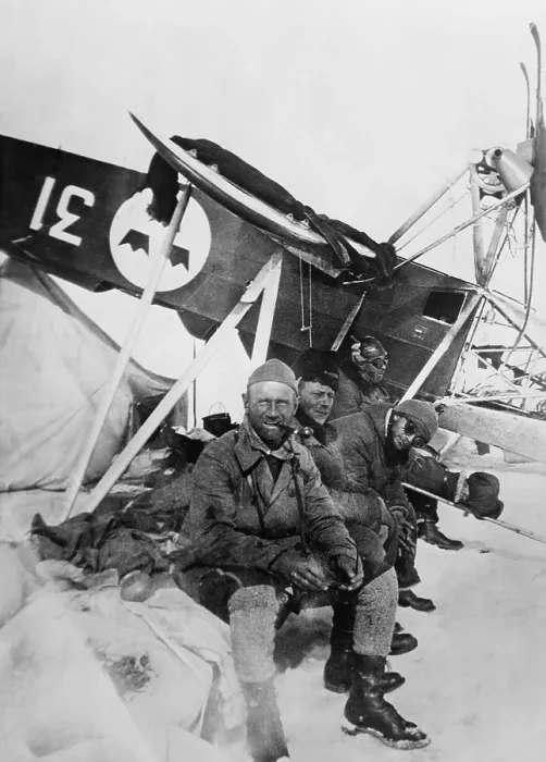 Framed Print : Swedish Aviator, Einor Lundborg with survivors of the crash of the airship ITALIA. Lundborg (closest to camera) rescued expedition leader, Nobile, from a drafting ice flow Framed Print : Swedish Aviator, Einor Lundborg with survivors of the crash of the airship ITALIA. Lundborg (closest to camera) rescued expedition leader, Nobile, from a drafting ice flow