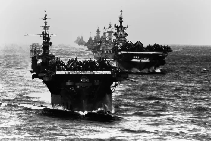 Framed Print : Task Group 38.3 entering Ulithi anchorage after the Philippine invasion and Battle of Leyte Gulf