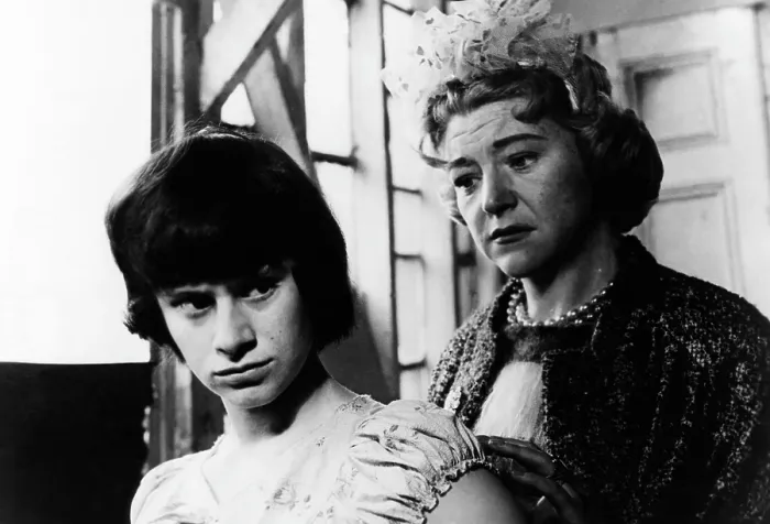 Framed Print : A TASTE OF HONEY, from left: Rita Tushingham, Dora Bryan, 1961 Framed Print : A TASTE OF HONEY, from left: Rita Tushingham, Dora Bryan, 1961