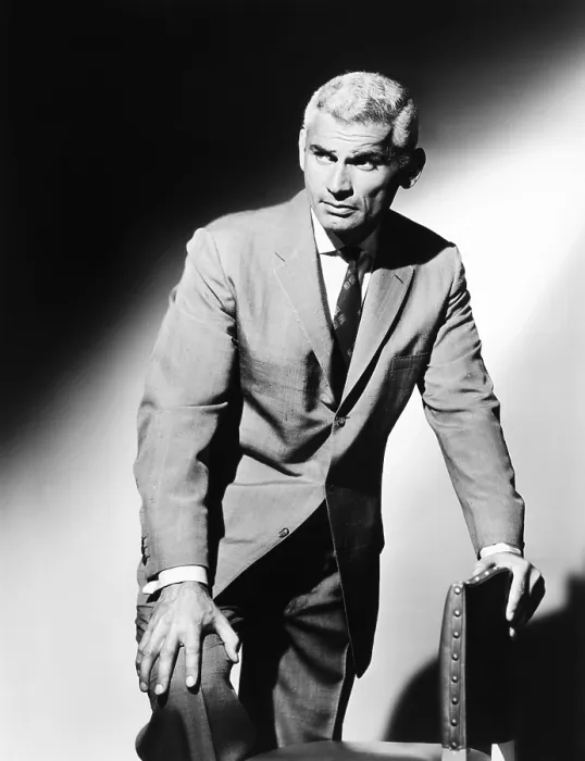 Framed Print : THE TATTERED DRESS, Jeff Chandler, 1957