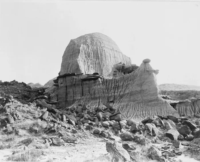 Framed Print : Tea Kettle Butte, Pyramid Park, North Dakota, became the visual symbol the 'Teapot Dome' scandal involving the Warren Harding administration Framed Print : Tea Kettle Butte, Pyramid Park, North Dakota, became the visual symbol the 'Teapot Dome' scandal involving the Warren Harding administration