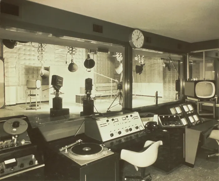 Framed Print : Television studio at the Annenberg School of Communications, University of Pennsylvania. 1963 Framed Print : Television studio at the Annenberg School of Communications, University of Pennsylvania. 1963