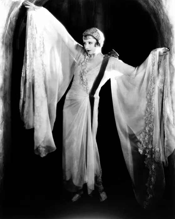 Framed Print : THE TEMPTRESS, Greta Garbo, 1926 Framed Print : THE TEMPTRESS, Greta Garbo, 1926