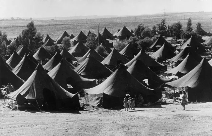 Framed Print : Tents used as temporary housing for Jewish immigrants in Israel