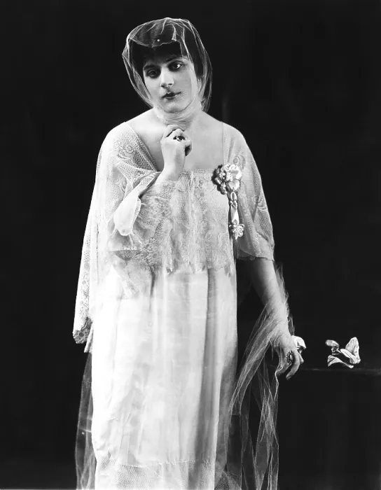 Framed Print : Theda Bara, 1916 Framed Print : Theda Bara, 1916