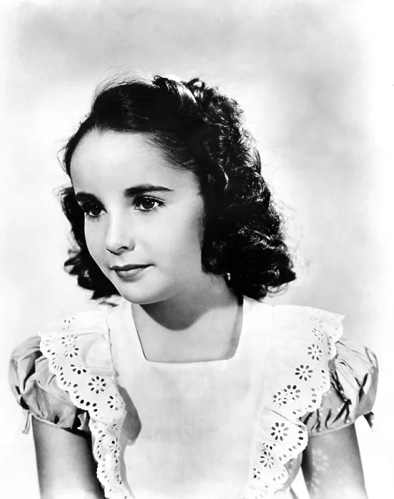 Framed Print : THERE'S ONE BORN EVERY MINUTE, Elizabeth Taylor, 1942