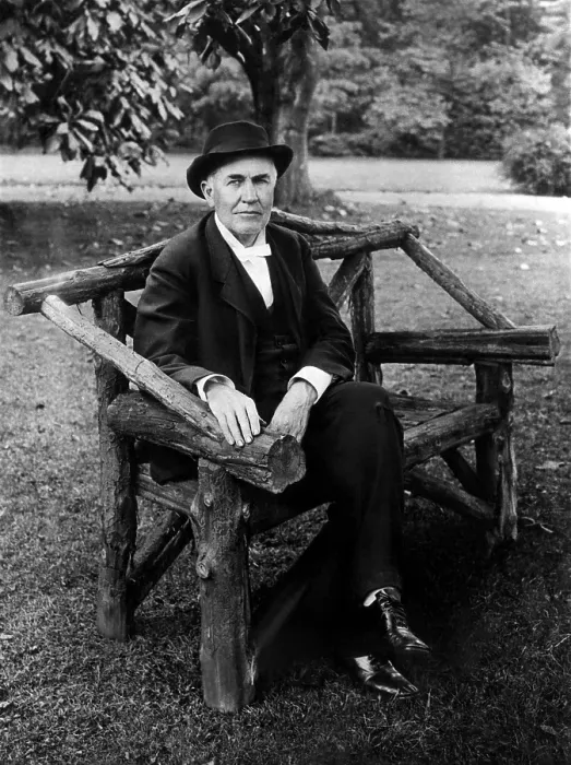 Framed Print : Thomas Edison sits on a bench on his Llewellyn Park, New Jersey estate, February 15, 1914. Courtesy CSU Archives / Everett Collection Framed Print : Thomas Edison sits on a bench on his Llewellyn Park, New Jersey estate, February 15, 1914. Courtesy CSU Archives / Everett Collection
