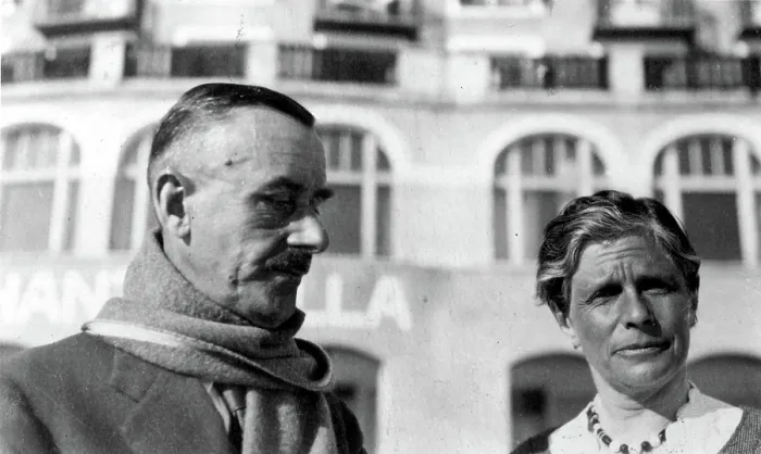 Framed Print : THOMAS MANN-With his wife Katia. 1932. Courtesy: CSU Archives  /  Everett Collection