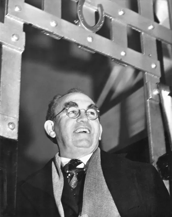 Framed Print : Thomas Mooney family reunion outside prison walls at San Quentin, California. Jan. 7, 1939. Mooney is enroute to Sacramento for a pardon from Gov. Olson on January 7, 1939