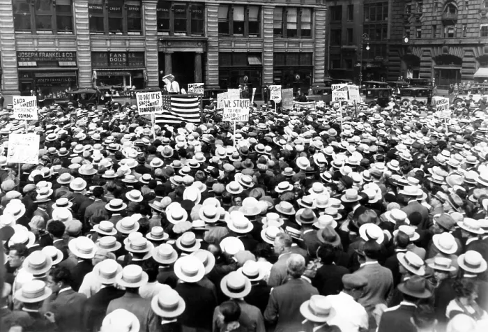 Framed Print : Thousands of union members attending a one hour protest strike and meeting in Union Square prior to violence erupting. New York City, July 16, 1927