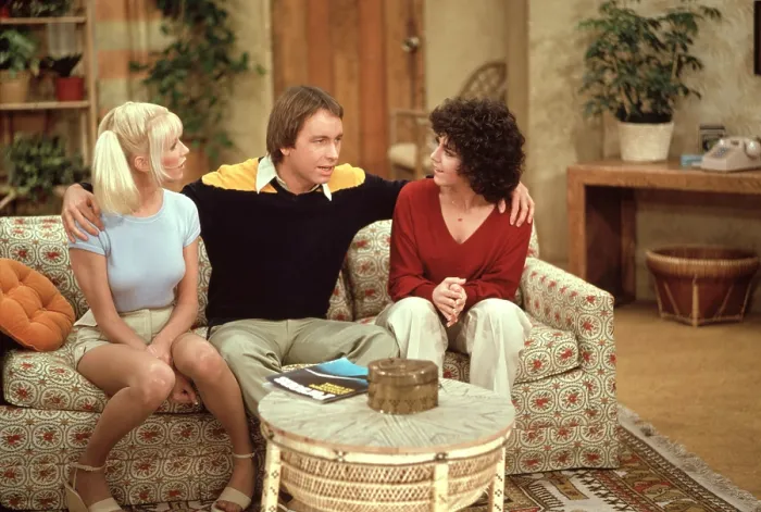 Framed Print : THREE'S COMPANY, Suzanne Somers, John Ritter, Joyce Dewitt, 1977-84