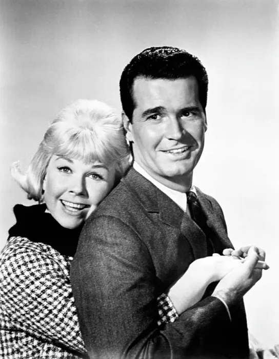 Framed Print : THE THRILL OF IT ALL, form left: Doris Day, James Garner, 1963