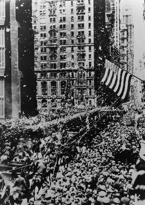 Framed Print : Ticker tape parade up Broadway for Charles Lindbergh, June 13, 1927. He was feted after his historic solo trans-Atlantic flight in New York City (BSLOC_2016_10_154)