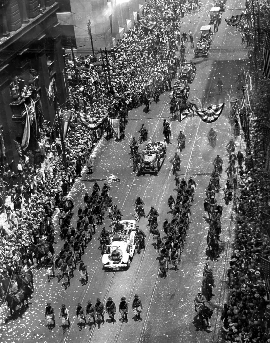 Framed Print : A ticker-tape parade for Charles Lindbergh in New York after his trans-Atlantic flight in 1927.. Courtesy: CSU Archives  /  Everett Collection