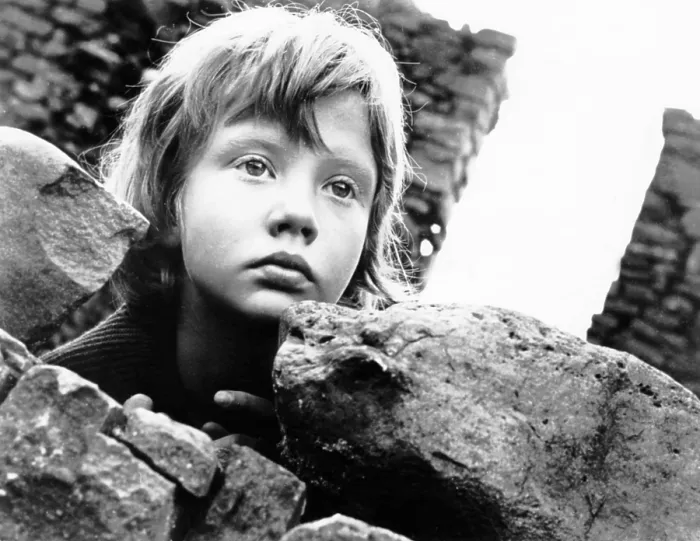Framed Print : TIGER BAY, (aka MYSTERY AT TIGER BAY), Hayley Mills, 1959