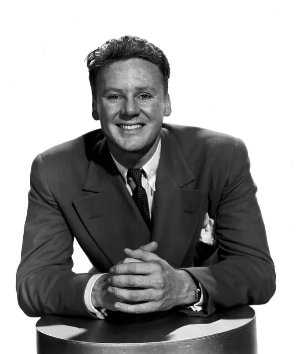 Framed Print : TILL THE CLOUDS ROLL BY, Van Johnson, 1947