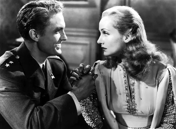 Framed Print : TO BE OR NOT TO BE, Robert Stack, Carole Lombard, 1942
