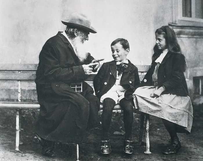 Framed Print : TOLSTOY, Lev Nikolayevich, Leo (1828-1910). Leo Tolstoy with his grandchildren in 1909. AISA / Everett Collection**US SALES ONLY**