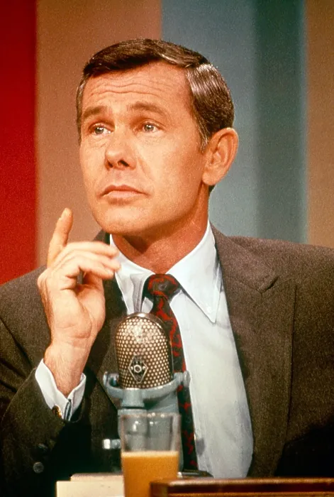 Framed Print : THE TONIGHT SHOW STARRING JOHNNY CARSON, Johnny Carson (ca. 1960s), 1962-1992 Framed Print : THE TONIGHT SHOW STARRING JOHNNY CARSON, Johnny Carson (ca. 1960s), 1962-1992