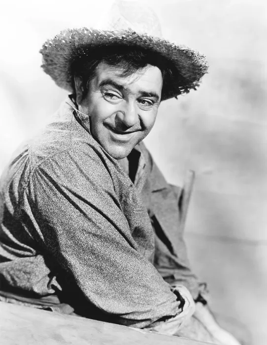 Framed Print : TORTILLA FLAT, Akim Tamiroff, 1942
