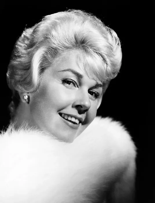 Framed Print : THAT TOUCH OF MINK, Doris Day, 1962