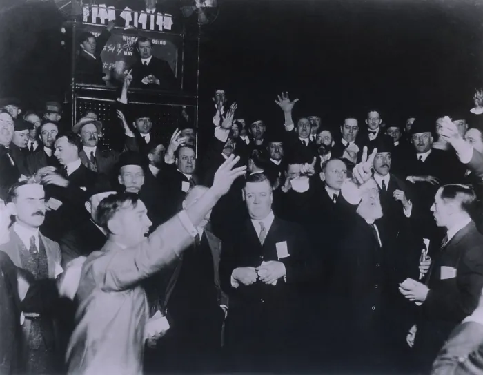 Framed Print : Traders in the Wheat pit of the Board of Trade in Chicago 1920. There were several octagonal pits named for the commodity traded including a Corn Pit Soybean Pot etc Framed Print : Traders in the Wheat pit of the Board of Trade in Chicago 1920. There were several octagonal pits named for the commodity traded including a Corn Pit Soybean Pot etc