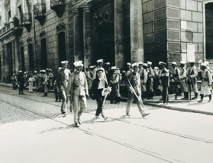Framed Print : Tragic Week in Barcelona (26th-31st July 1909). The Government's army takes the streets of Barcelona. AISA / Everett Collection**US SALES ONLY**