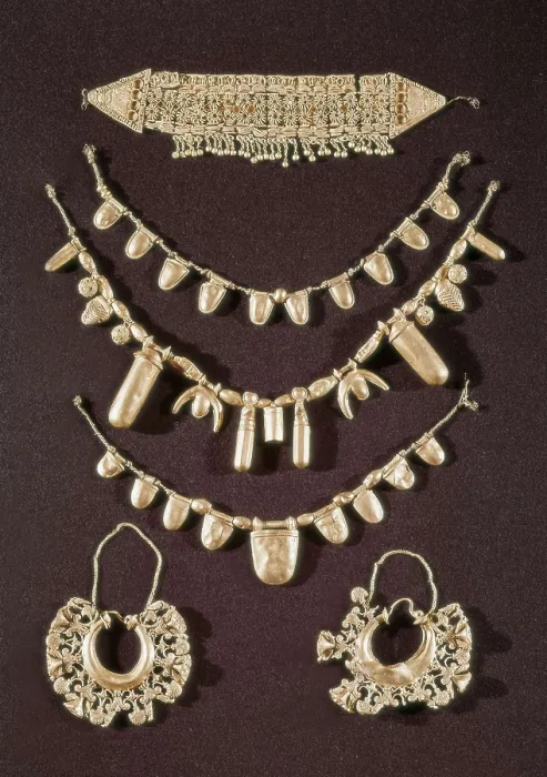 Framed Print : Treasure of Aliseda. 7th c. BC. Tartessian art. Jewelry. SPAIN. Madrid. National Museum of Archaeology. Proc: SPAIN. Aliseda. AISA / Everett Collection**US SALES ONLY**
