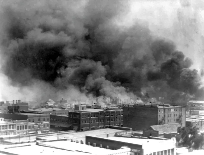 Framed Print : Tulsa. Smoke billowing over Tulsa, Oklahoma during the 1921 race riots