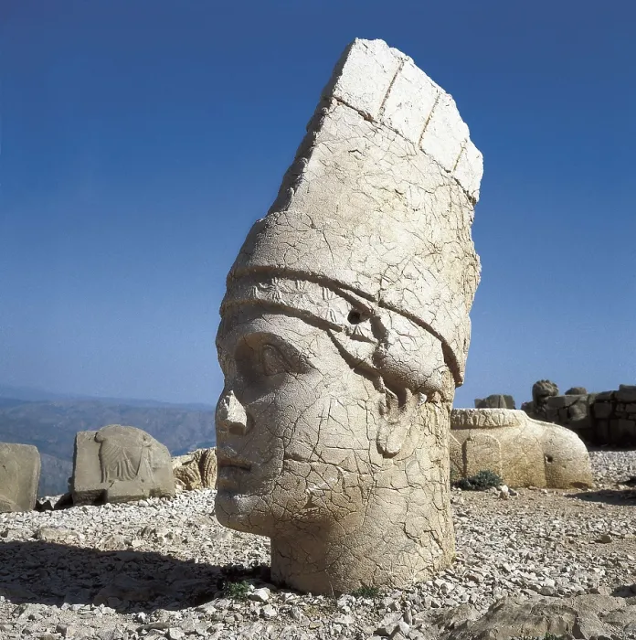 Framed Print : TURKEY. Nemrut Dag. Tomb of Antiochus I. Northern terrace with colossal head of god Apollo. Sculpture on rock. AISA / Everett Collection**US SALES ONLY**