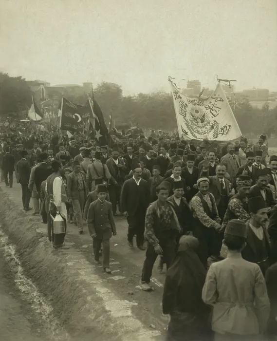 Framed Print : Turkish demonstration supporting mobilization for entry into WW1 with the Central Powers Framed Print : Turkish demonstration supporting mobilization for entry into WW1 with the Central Powers
