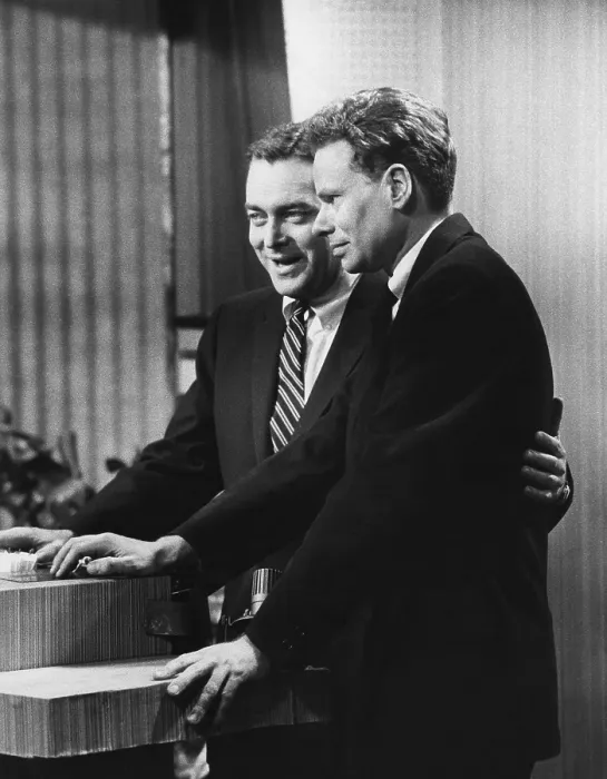 Framed Print : TWENTY-ONE, from left: Jack Barry (host), Charles Van Doren (contestant), (1957), 1956-1958 Framed Print : TWENTY-ONE, from left: Jack Barry (host), Charles Van Doren (contestant), (1957), 1956-1958