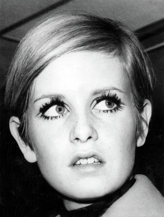 Framed Print : Twiggy, 1967, (Leslie Hornby is her real name) Framed Print : Twiggy, 1967, (Leslie Hornby is her real name)