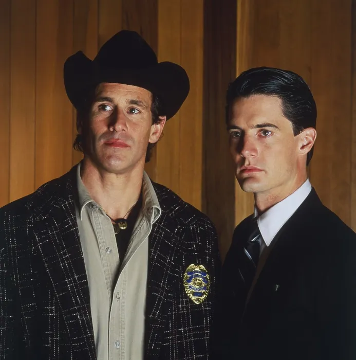 Framed Print : TWIN PEAKS, from left: Michael Ontkean, Kyle MacLachlan, 1990-91