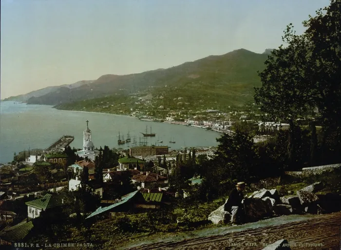 Framed Print : Ukraine (part of Russia at the time of the photograph). Gurzuf from the Yalta Road (in original caption: Gursuff, Jalta), Crimea, photochrom, circa 1900