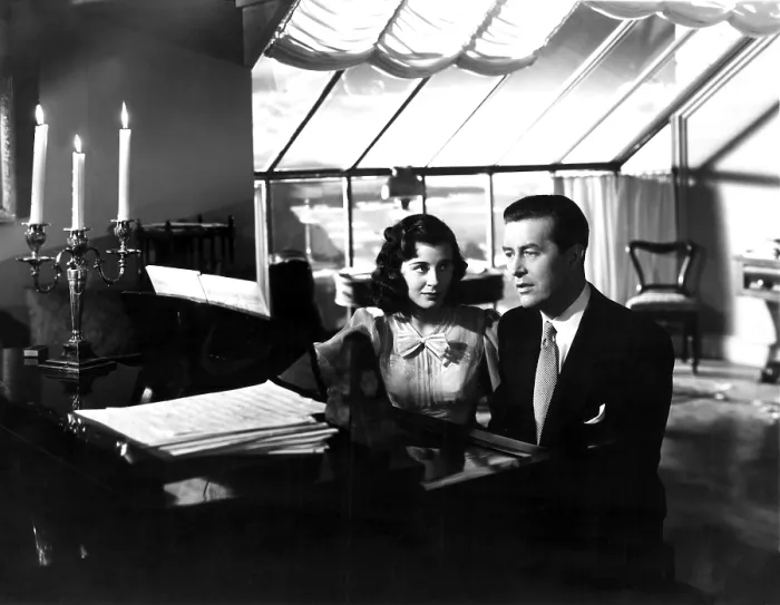 Framed Print : THE UNINVITED, Gail Russell, Ray Milland, 1944