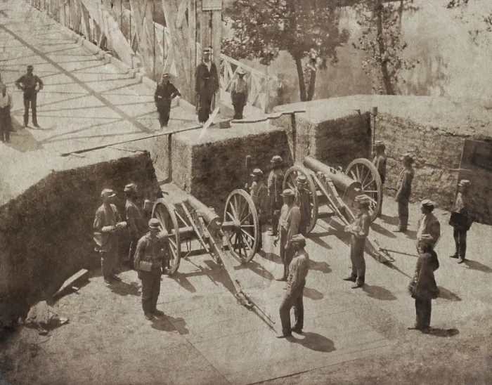 Framed Print : Union battery on Chain Bridge over the Potomac River during the US Civil War, 1862. The bridge was in northwest Washington, DC (BSLOC_2018_6_173)