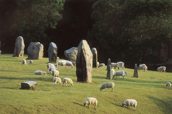 Framed Print : UNITED KINGDOM. ENGLAND. SOUTH WEST ENGLAND. Avebury. Menhirs (2500-2000 BC). AISA / Everett Collection**US SALES ONLY** Framed Print : UNITED KINGDOM. ENGLAND. SOUTH WEST ENGLAND. Avebury. Menhirs (2500-2000 BC). AISA / Everett Collection**US SALES ONLY**