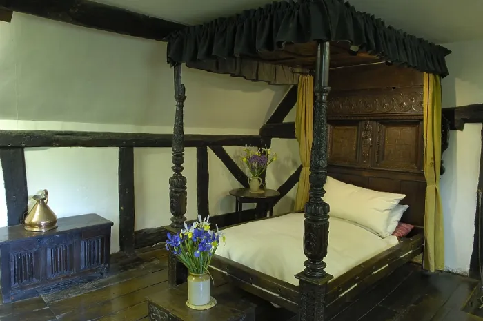 Framed Print : UNITED KINGDOM. ENGLAND. Stratford-Upon-Avon. Anne Hathaway's farmhouse (wife of Shakespeare)called Hewland Farm in Shottery. Room