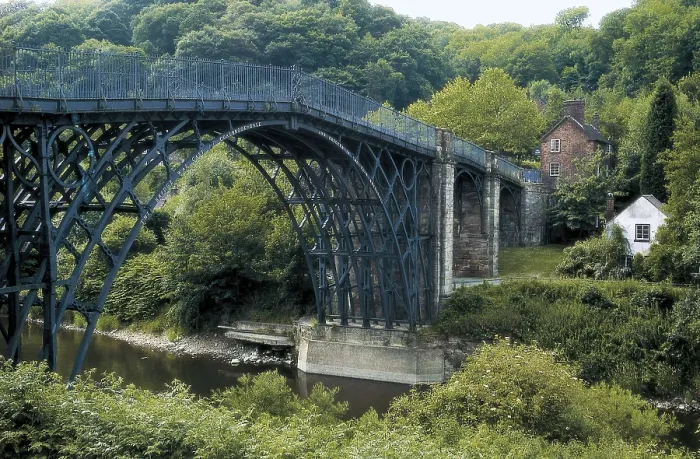 Framed Print : UNITED KINGDOM. ENGLAND. WEST MIDLANDS. Coalbrookdale. Iron Bridge Gorge, structure designed by Abraham Darby in 1779. AISA / Everett Collection**US SALES ONLY**
