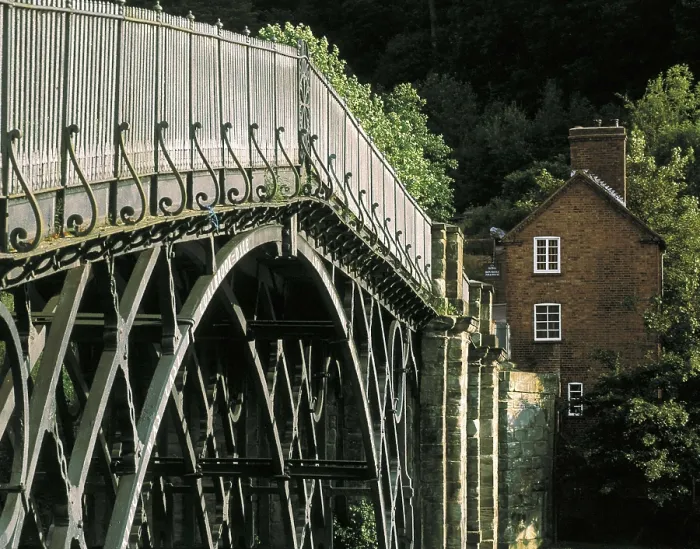 Framed Print : UNITED KINGDOM. ENGLAND. WEST MIDLANDS. Coalbrookdale. Ironbridge (1779). AISA / Everett Collection**US SALES ONLY**