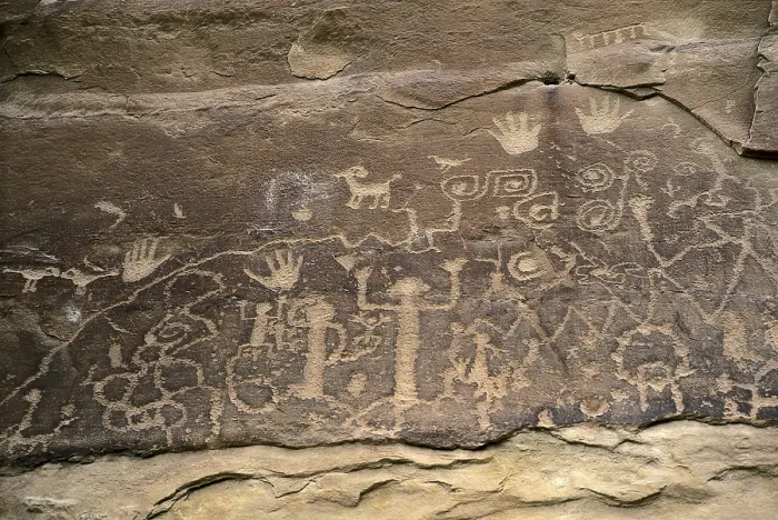 Framed Print : UNITED STATES OF AMERICA. COLORADO. Mesa Verde National Park. Petroglyphs depicting the Pueblo or Anazasi Indias, animals and symbols of clans Framed Print : UNITED STATES OF AMERICA. COLORADO. Mesa Verde National Park. Petroglyphs depicting the Pueblo or Anazasi Indias, animals and symbols of clans